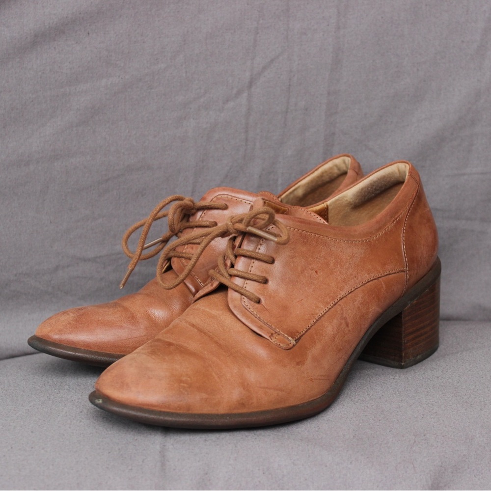 MOVING SALE Sofft Tan Leather Lace-up Loafers